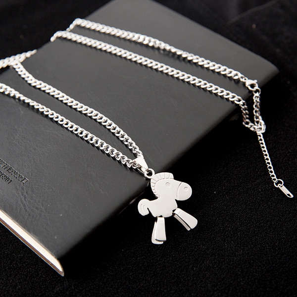 Ανδρική καθημερινή μακρύ αλυσίδα με μενταγιόν