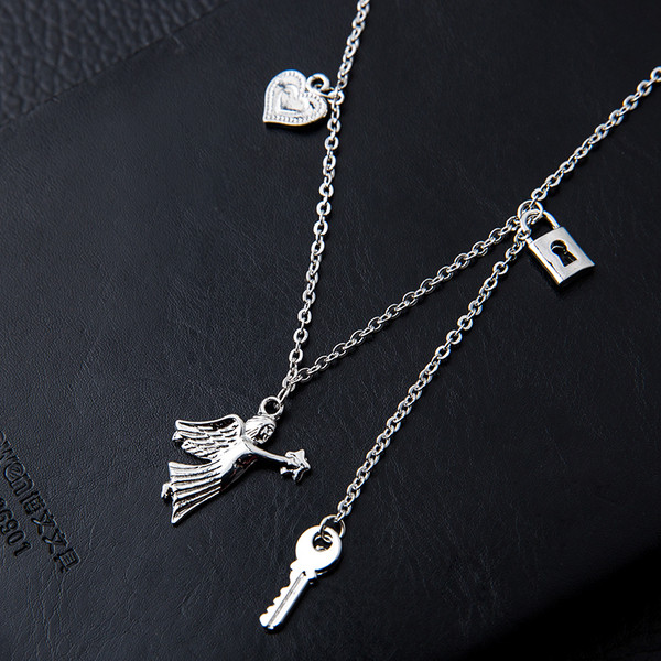 Aktuális női nyaklánc medállal