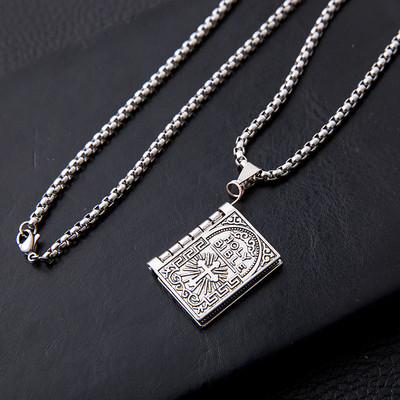 Men`s current chain with a metal pendant