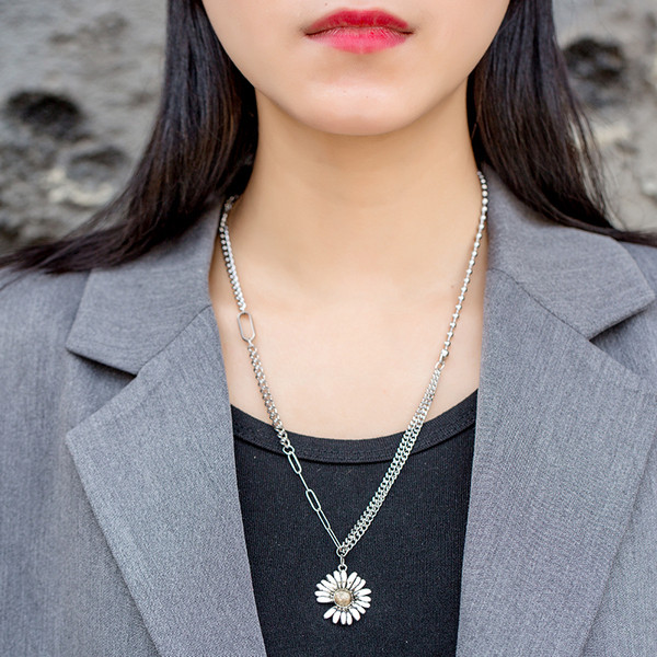 Τρέχον κολιέ με μενταγιόν