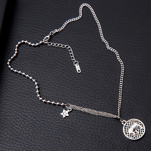 Καθημερινό γυναικείο μεταλλικό κολιέ με μενταγιόν