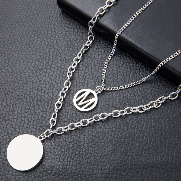 Modern női fém nyaklánc medállal