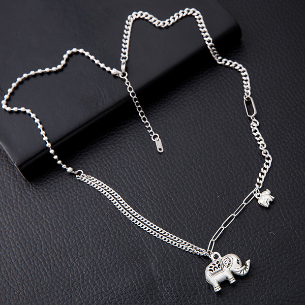 Γυναικείο καθημερινό μεταλλικό κολιέ με μενταγιόν