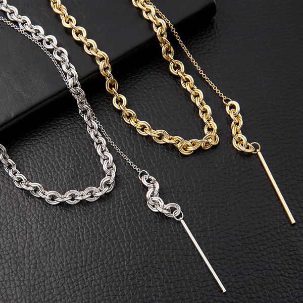 Női napi fém nyaklánc medállal