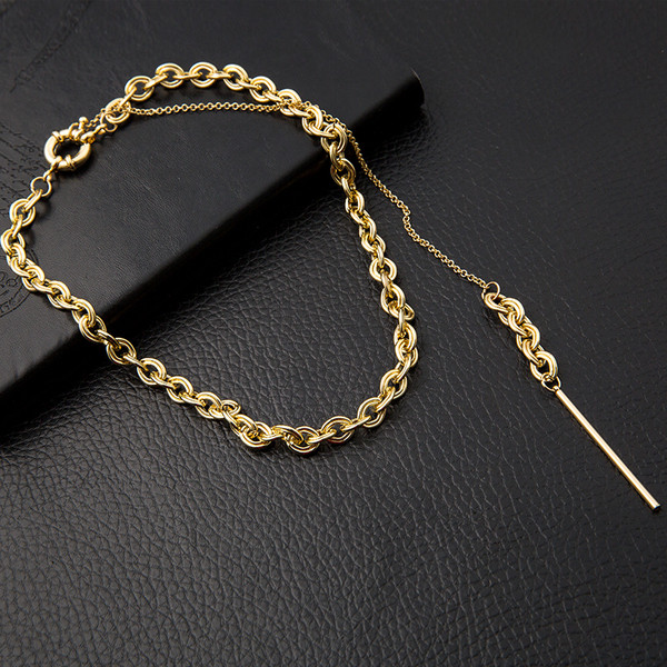 Női napi fém nyaklánc medállal