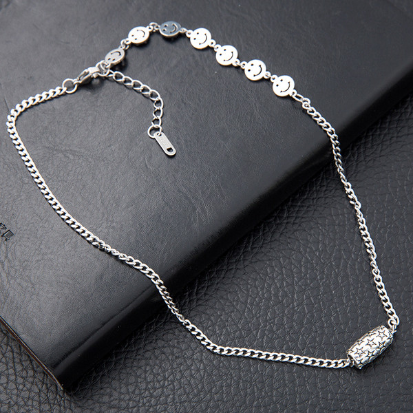 Aktuális női nyaklánc fém medállal