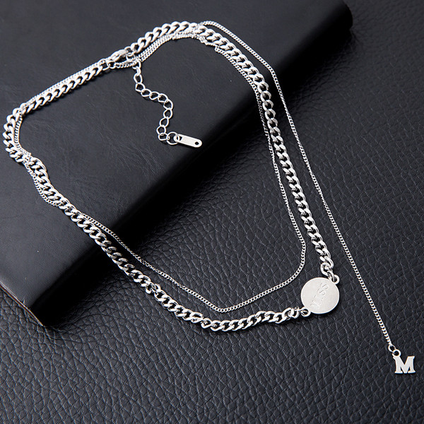 Κομψό γυναικείο μεταλλικό κολιέ με μενταγιόν