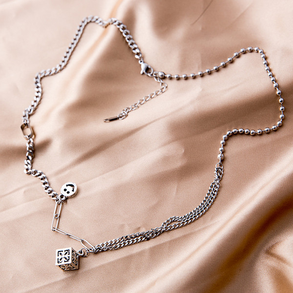 Napi női fém nyaklánc medállal