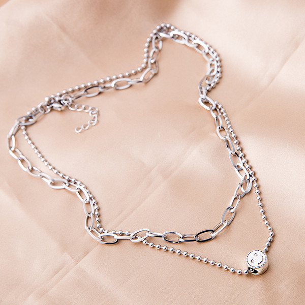 Γυναικείο κολιέ καθημερινό με μεταλλικά μενταγιόν