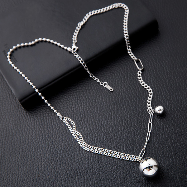 Naiste kaasaegne ripatsidega kaelakee