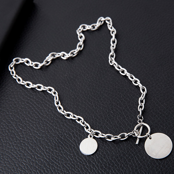 Praegune naiste metallist kaelakee