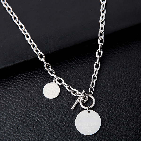 Praegune naiste metallist kaelakee