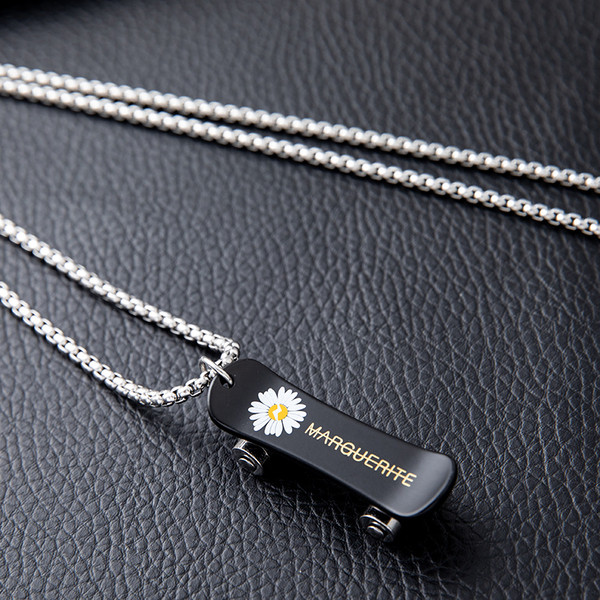 Καθημερινό γυναικείο κολιέ με μενταγιόν