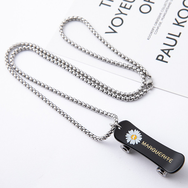 Καθημερινό γυναικείο κολιέ με μενταγιόν