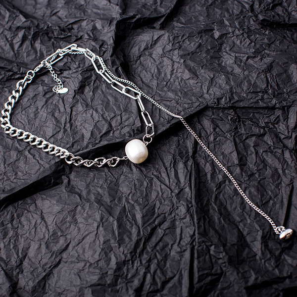 Moodne naiste ripatsidega metallist kaelakee