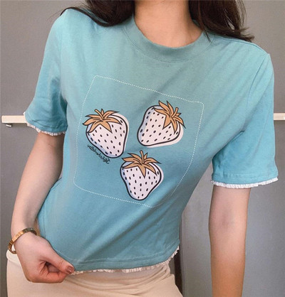 Дамска тениска с овално  деколте и апликация