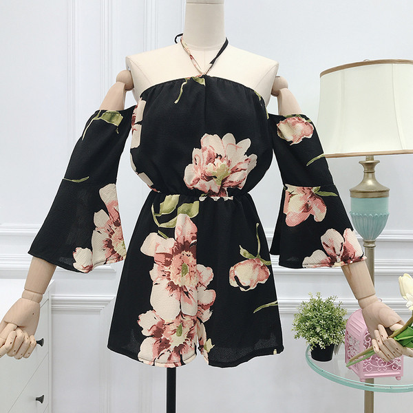 Ženski kombinezon - golih ramena i cvjetnog uzorka