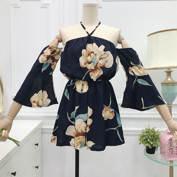 Ženski kombinezon - golih ramena i cvjetnog uzorka