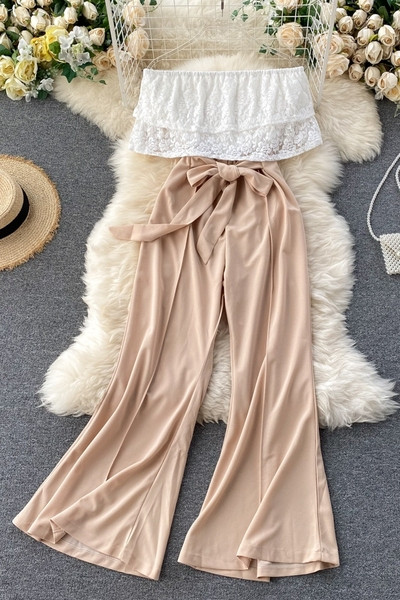 Dugi ženski kombinezon s čipkom i golim ramenima