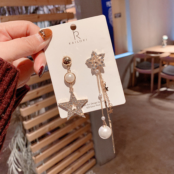 Modern aszimmetrikus fülbevaló kövekkel és gyöngyökkel