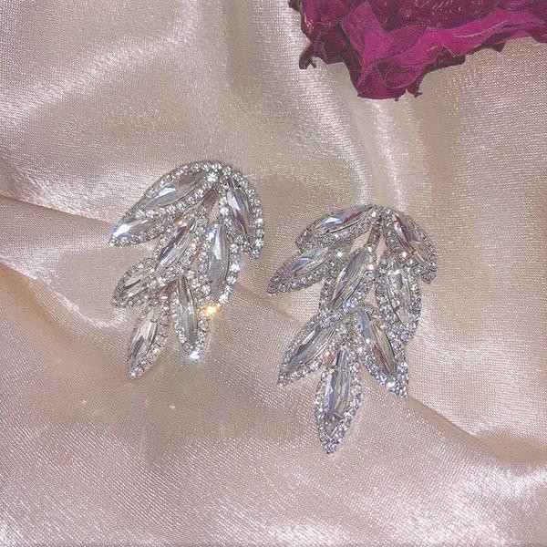 Γυναικεία κομψά σκουλαρίκια με πέτρες