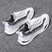 Modern férfi tornacipő fűzővel és felirattal