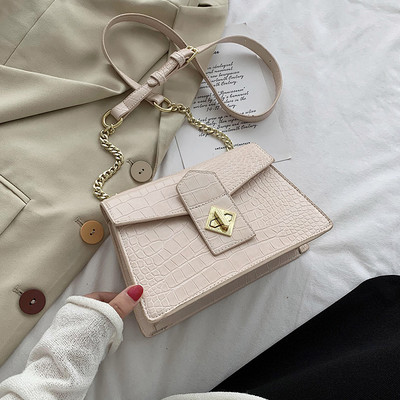 Σύγχρονη γυναικεία τσάντα από οικολογικό δέρμα και μακριά λαβή