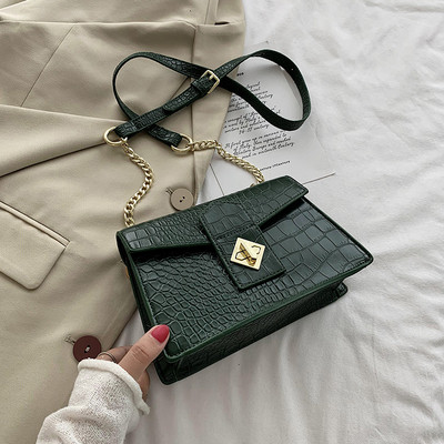 Σύγχρονη γυναικεία τσάντα από οικολογικό δέρμα και μακριά λαβή