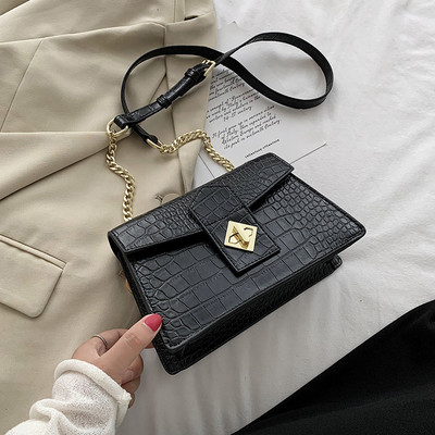 Σύγχρονη γυναικεία τσάντα από οικολογικό δέρμα και μακριά λαβή