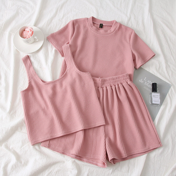 Ženski sportski set od tri dijela bez rukava, kratke hlače i bluze