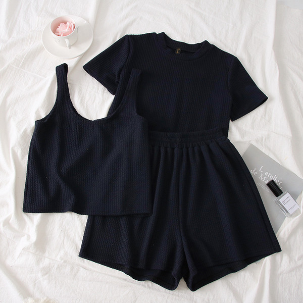 Ženski sportski set od tri dijela bez rukava, kratke hlače i bluze