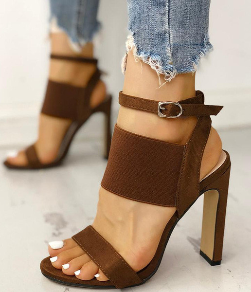 Magas bőr szandál új modellje