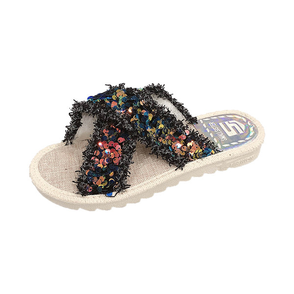 Női alkalmi papucs lapos talppal és flitterekkel