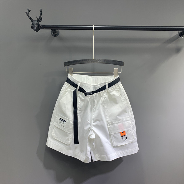 Moderne ženske kratke hlače - s remenom i džepovima