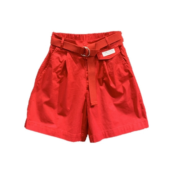 Alkalmi női rövidnadrág - övvel és zsebekkel