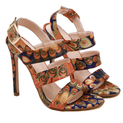 Női magas sarkú textil szandál