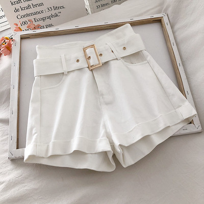 Moodsad naiste lühikesed püksid vööga