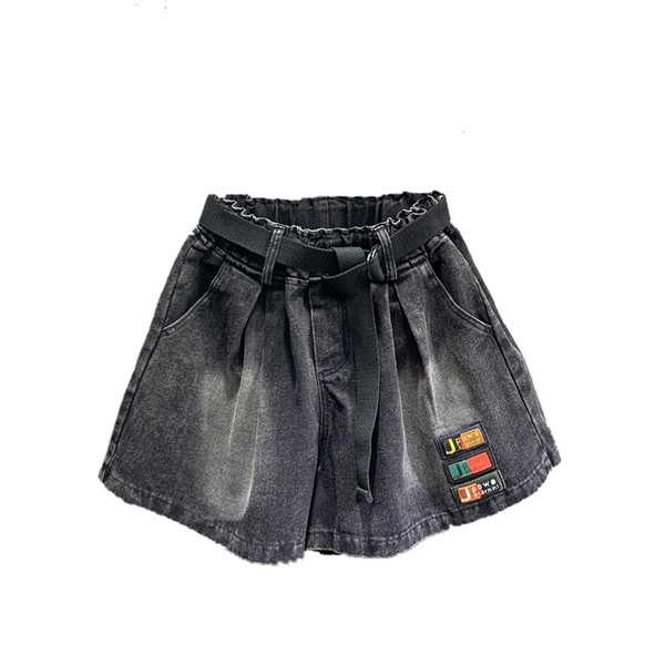 Női rövidnadrág övvel - széles modell