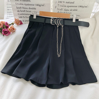 Modern női rövidnadrág magas derékkal és övvel