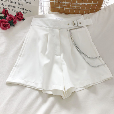 Γυναικεία σορτς με ψηλή μέση και μεταλλική αλυσίδα