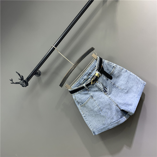 Új modell rövidnadrág kék övvel