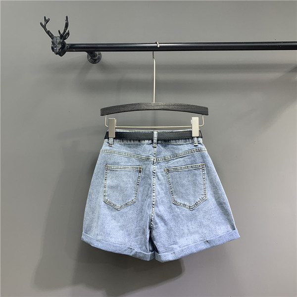 Új modell rövidnadrág kék övvel