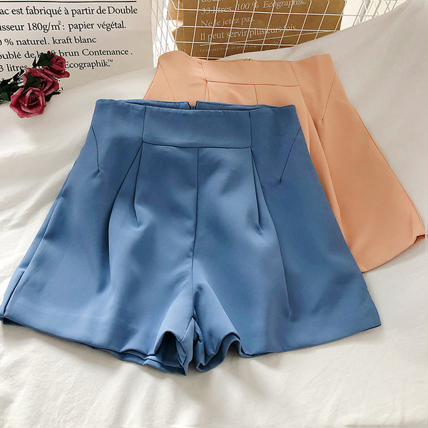 Egyszínű női rövidnadrág magas derékkal