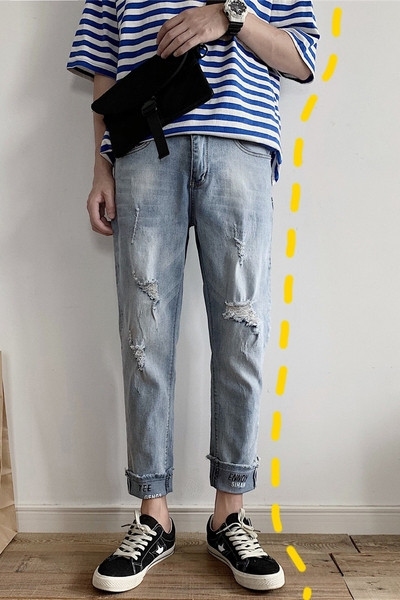 Nyári férfi farmer, szakadt motívummal passzolt modellel