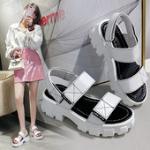 Öko bőrből készült női szandál fehér és fekete színben