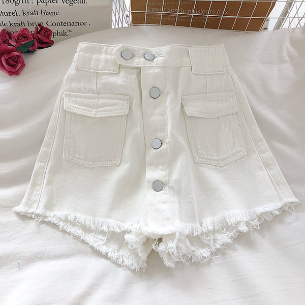 Női rövid farmer, gombokkal és zsebekkel