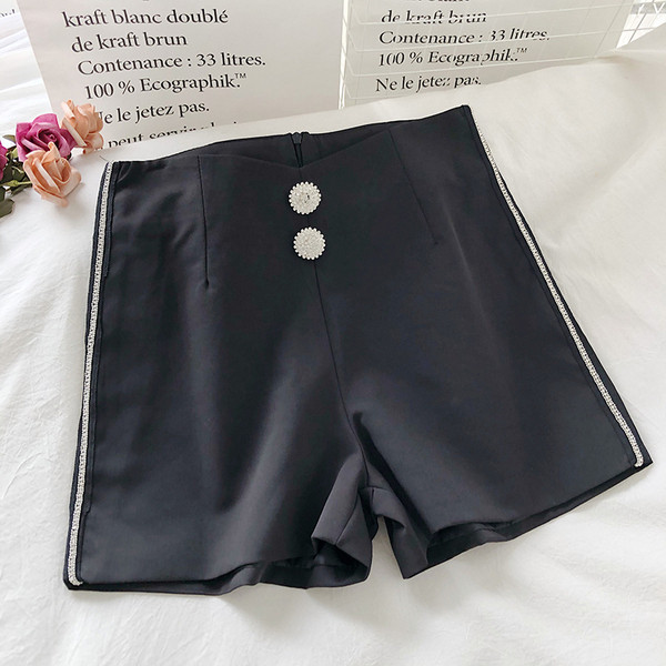 Modern női rövidnadrág magas derékkal, díszítő kövekkel