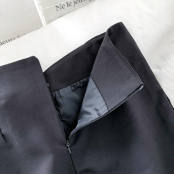 Modern női rövidnadrág magas derékkal, díszítő kövekkel