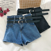 Női farmer rövidnadrág övvel