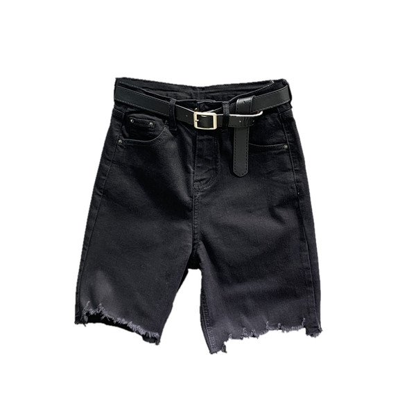 Női farmer övvel, szakadt motívumokkal